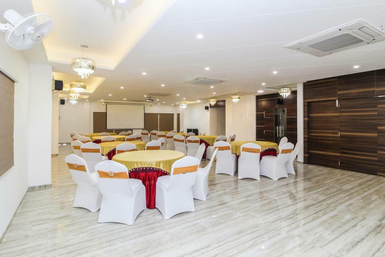 Capital O 40833 Maharaja Hotel & Restaurant Kashipur Esterno foto